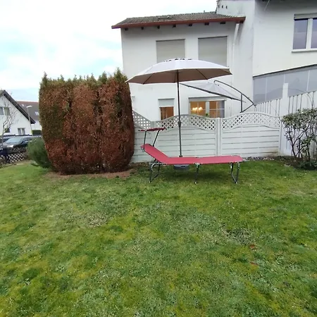 Reihenhaus Mit Grossem Garten In Δωμάτια σε οικογενειακή κατοικία