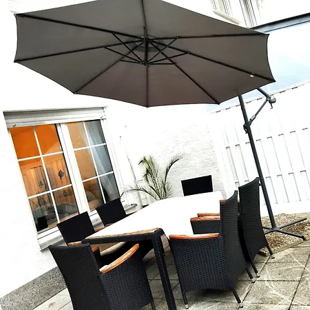 Reihenhaus Mit Grossem Garten In *