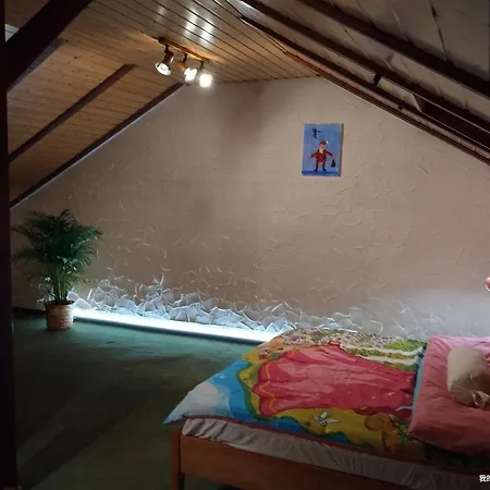 Reihenhaus Mit Grossem Garten In *
